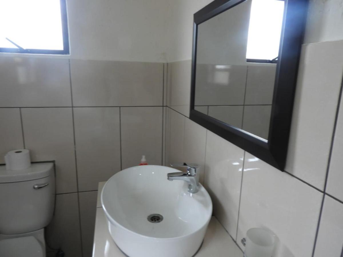 Bongan Safari Lodge Mbabat Екстериор снимка