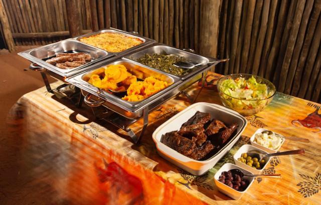 Bongan Safari Lodge Mbabat Екстериор снимка